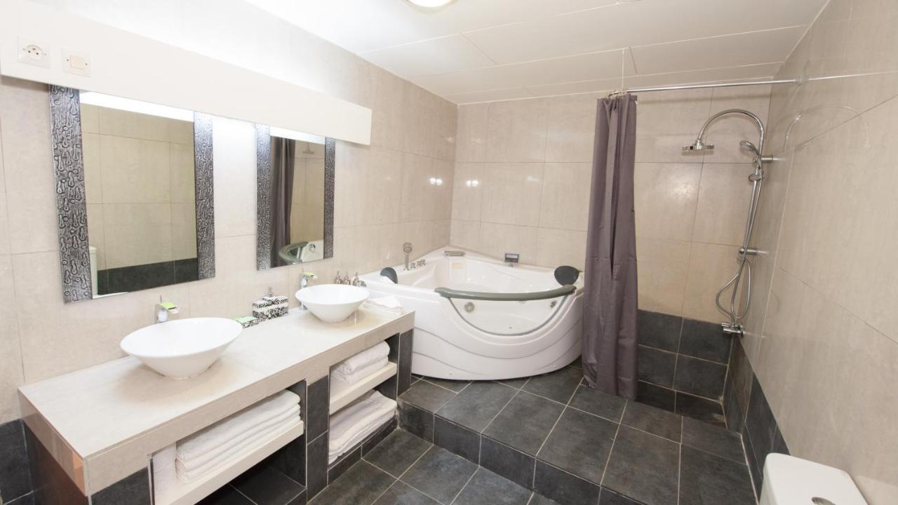 Residence Hoteliere Du Phare Libreville Eksteriør billede